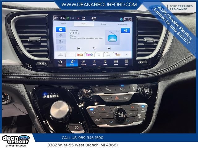 Used 2025 Chrysler Pacifica Limited FWD image 16