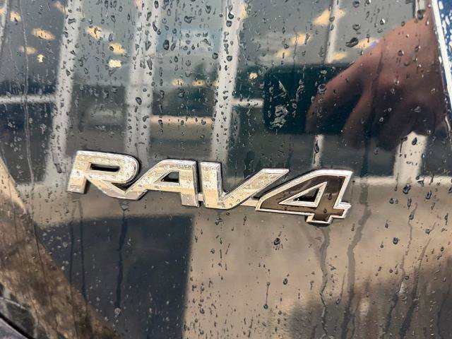 Used 2018 Toyota RAV4 XLE AWD/4WD image 29