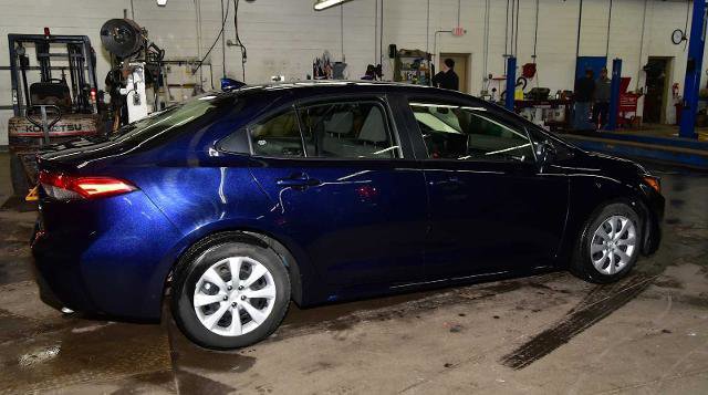 Used 2023 Toyota Corolla LE image 6