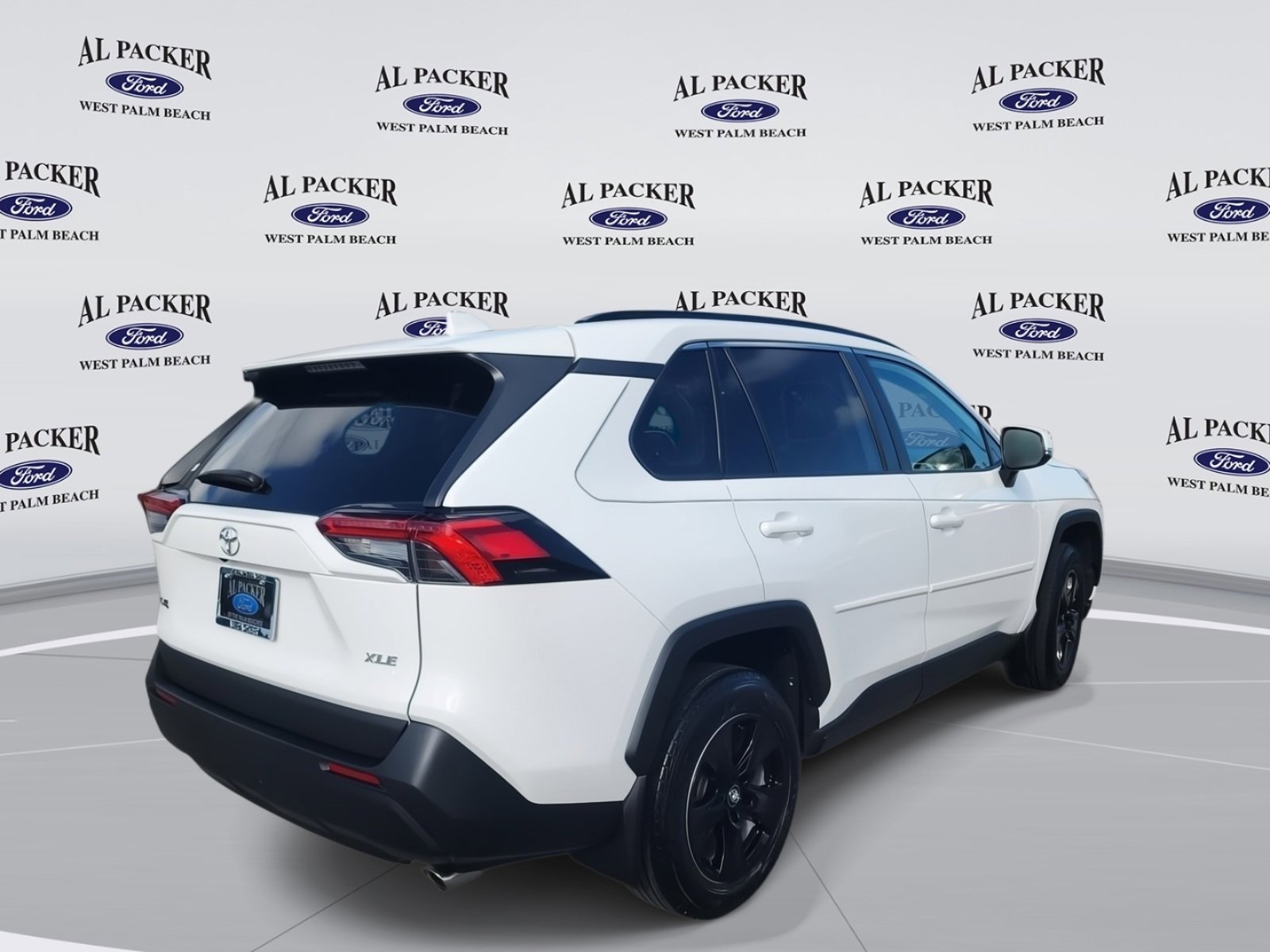 Used 2021 Toyota RAV4 XLE image 6