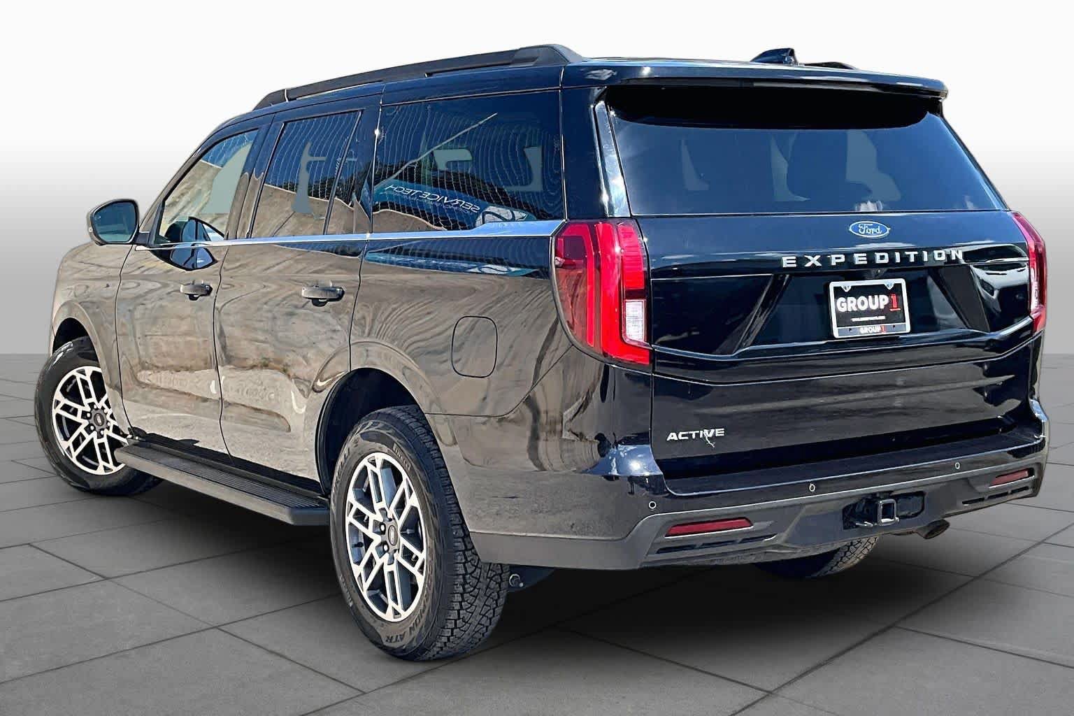 Certified 2025 Ford Expedition Active AWD/4WD image 12
