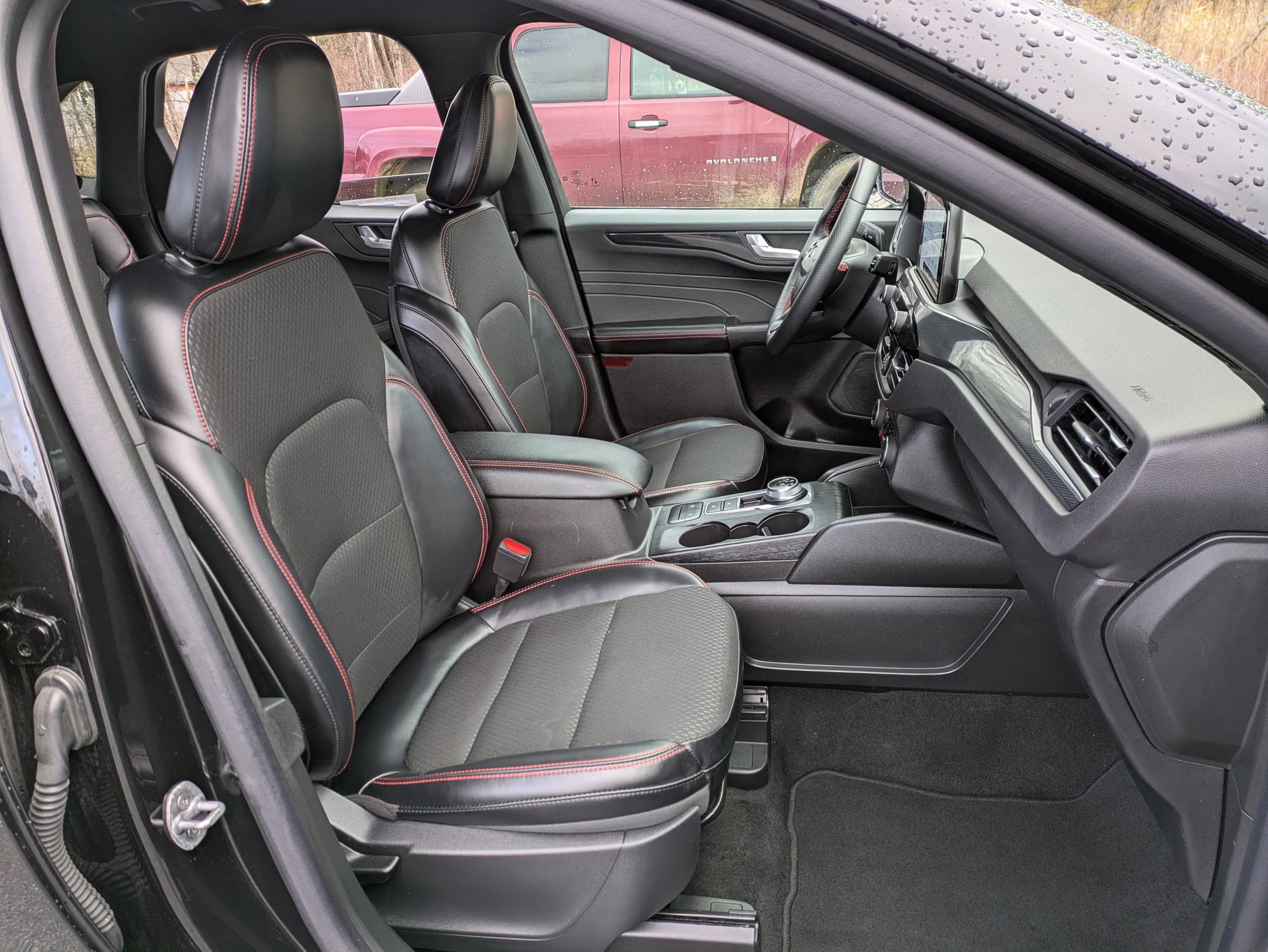 Certified 2025 Ford Escape ST-Line Select AWD/4WD image 21