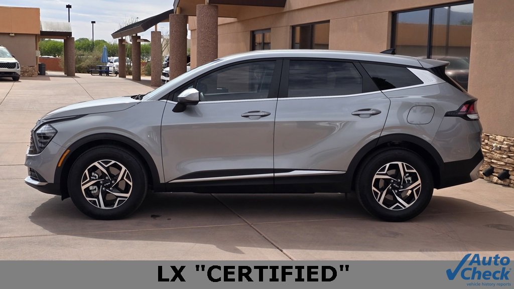 Used 2025 Kia Sportage LX image 5
