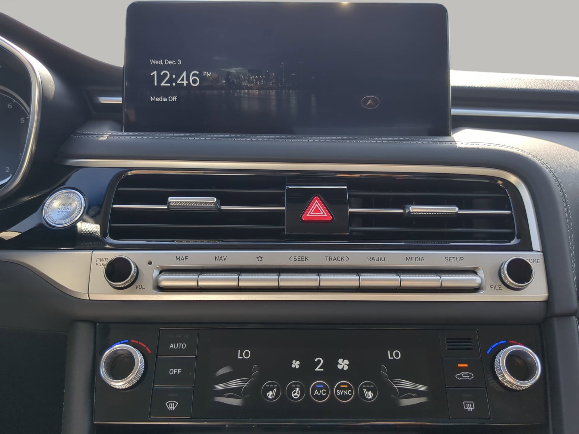 Used 2025 Genesis G70 2.5T image 49