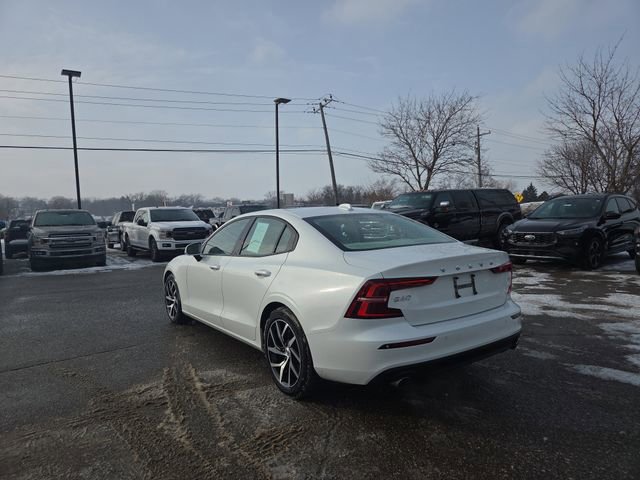 Used 2019 Volvo S60 T5 Momentum w/ Premium Package image 10