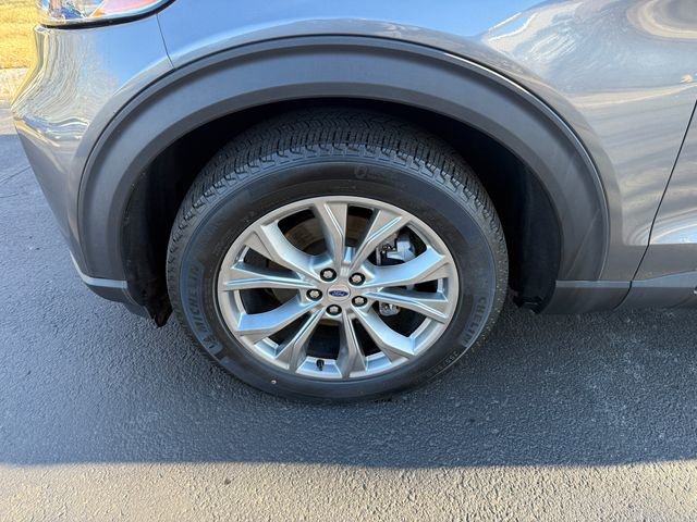 Certified 2022 Ford Explorer XLT w/ Equipment Group 202A image 25