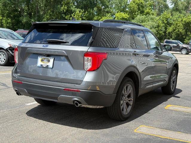 Certified 2024 Ford Explorer XLT w/ Equipment Group 202A AWD/4WD image 3