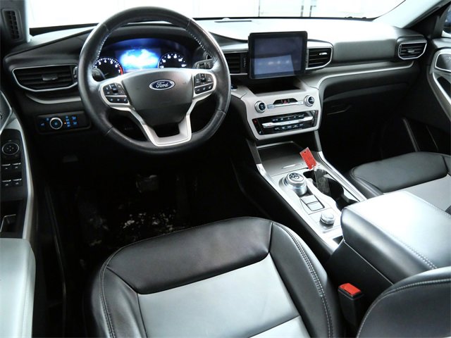 Certified 2023 Ford Explorer XLT w/ Equipment Group 202A image 4