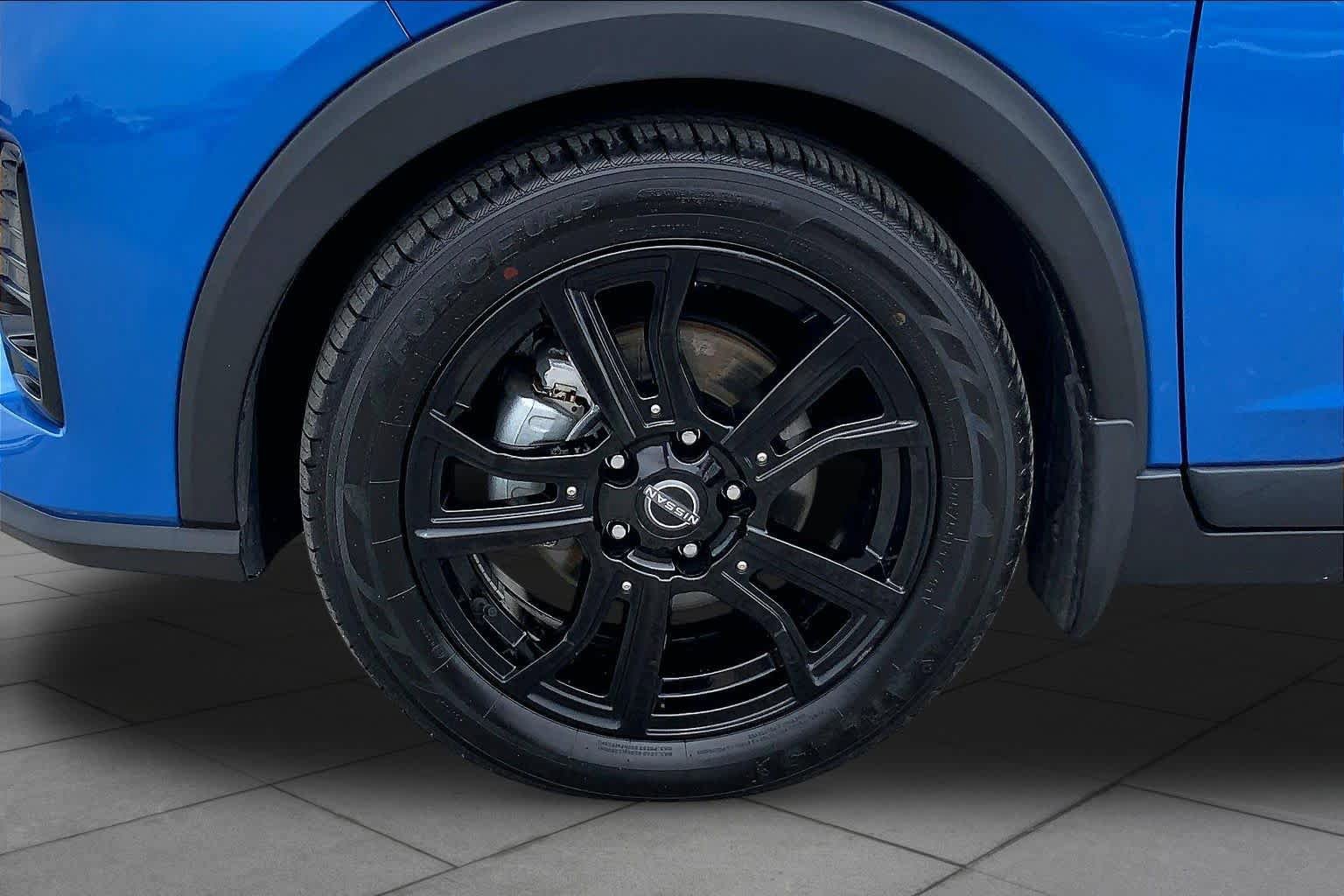 Used 2022 Nissan Kicks SR w/ Premium Package FWD image 11