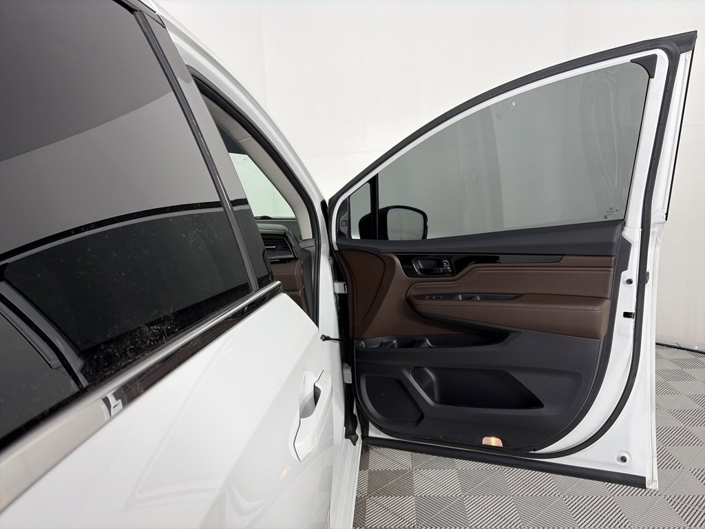 Used 2025 Honda Odyssey Elite image 29