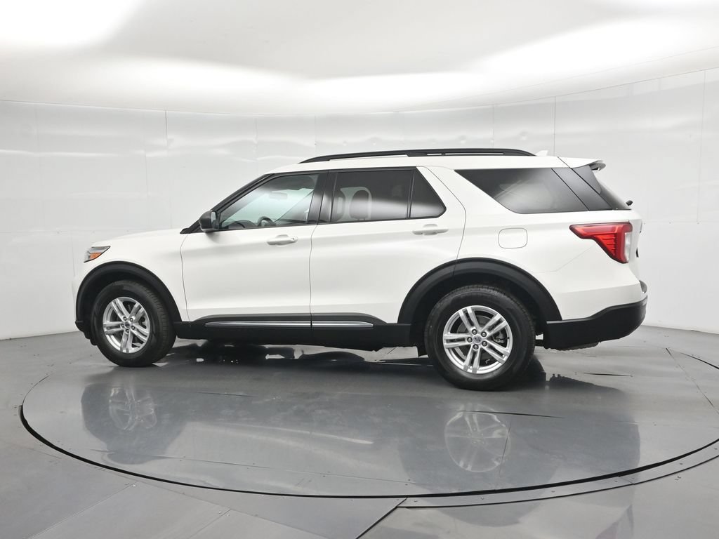 Certified 2024 Ford Explorer XLT RWD image 6