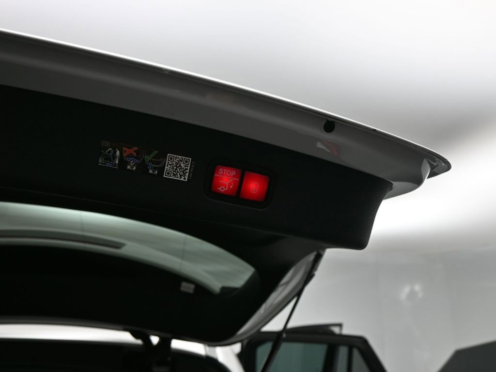 Used 2024 Mercedes-Benz GLC 300 GLC 300 image 48