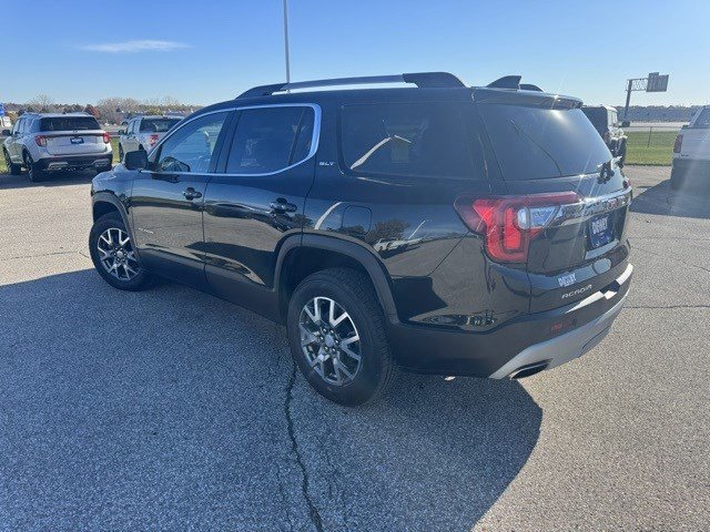 Used 2023 GMC Acadia SLT image 3