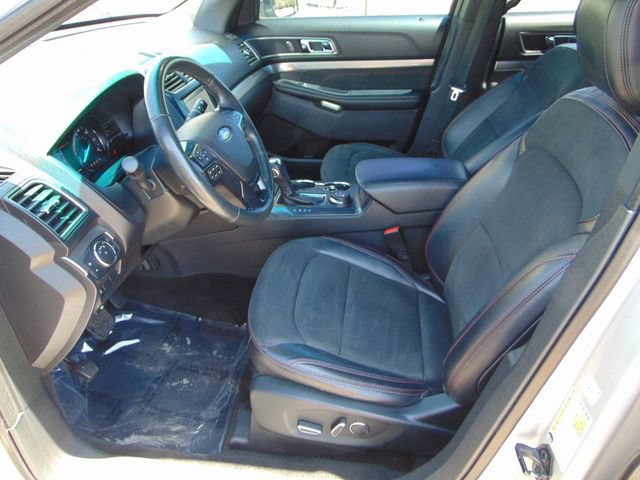 Certified 2018 Ford Explorer XLT w/ Equipment Group 202A AWD/4WD image 10