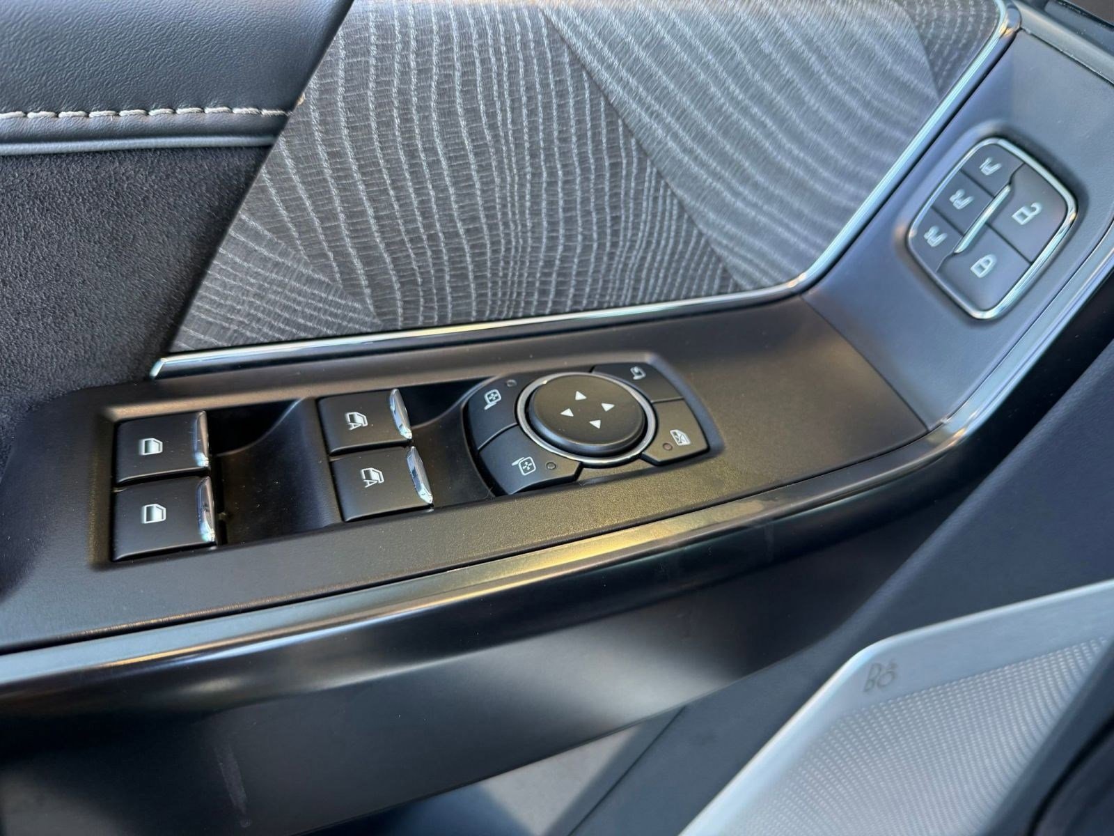 Certified 2022 Ford F150 Platinum w/ Equipment Group 701A High image 13