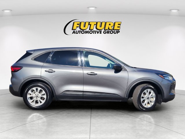 Certified 2025 Ford Escape Active FWD image 3