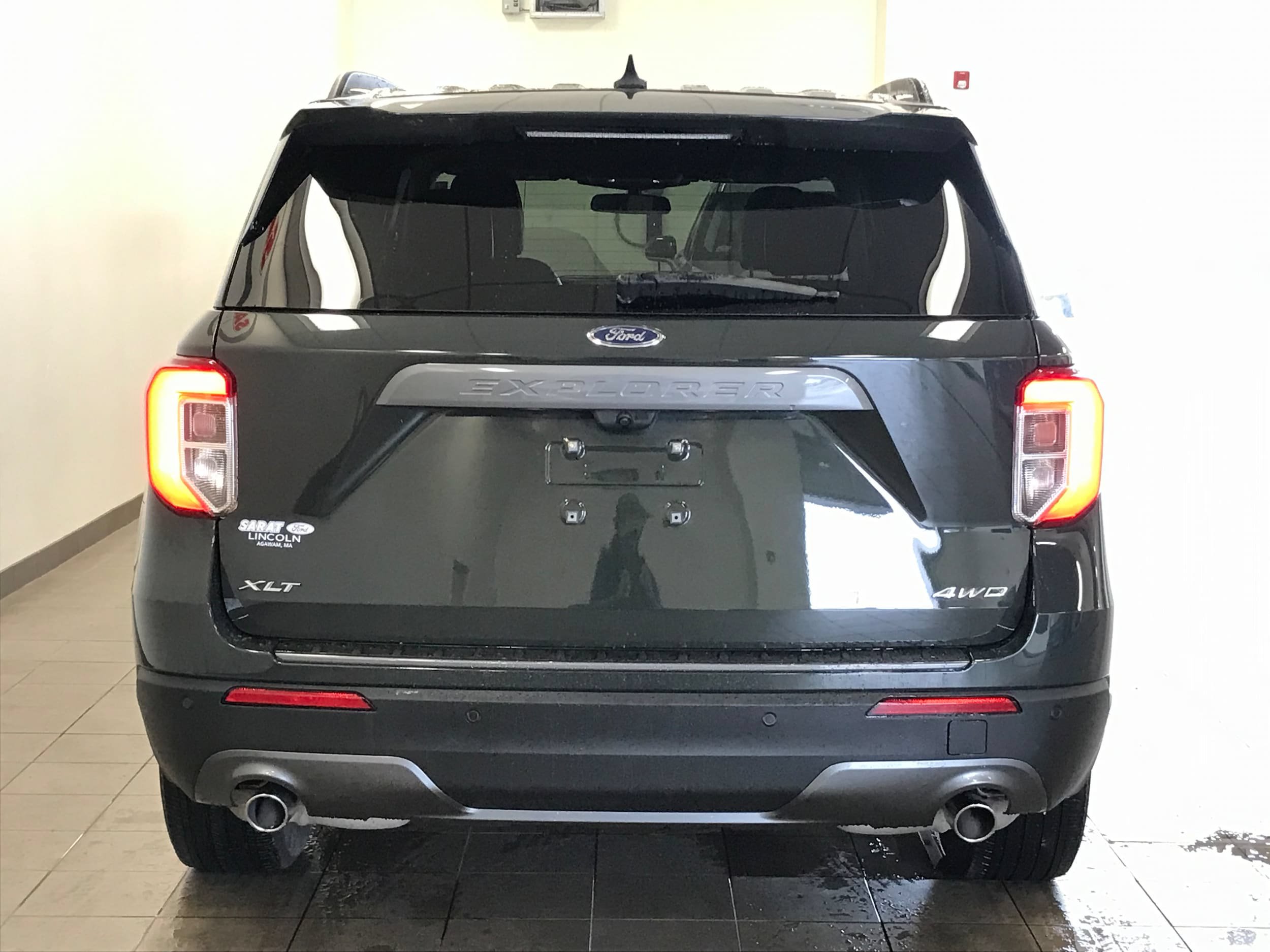 Certified 2023 Ford Explorer XLT w/ Equipment Group 202A AWD/4WD image 6