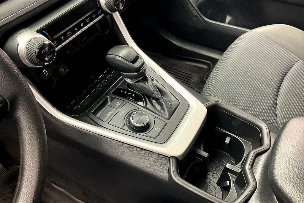 Used 2024 Toyota RAV4 LE image 15