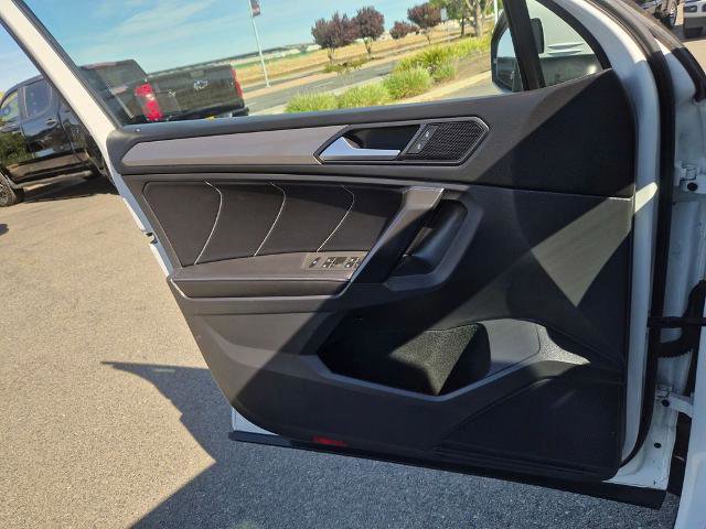 Used 2022 Volkswagen Tiguan SE image 27