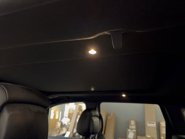 Used 2022 Jeep Grand Cherokee Limited w/ Trailer Tow Group IV image 9