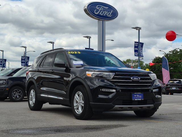 Certified 2023 Ford Explorer XLT w/ Equipment Group 202A AWD/4WD image 2