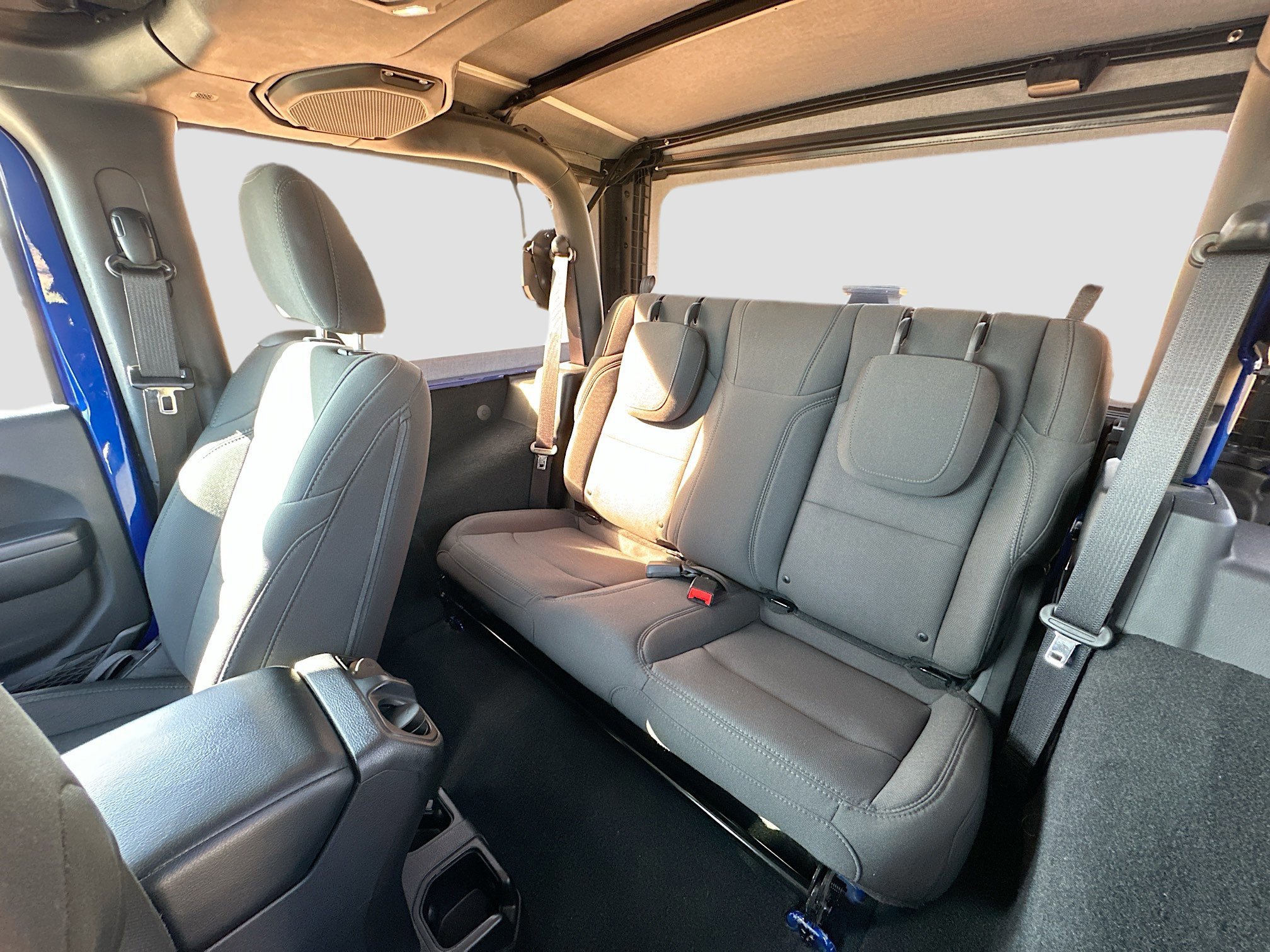 Used 2019 Jeep Wrangler Sport S image 22