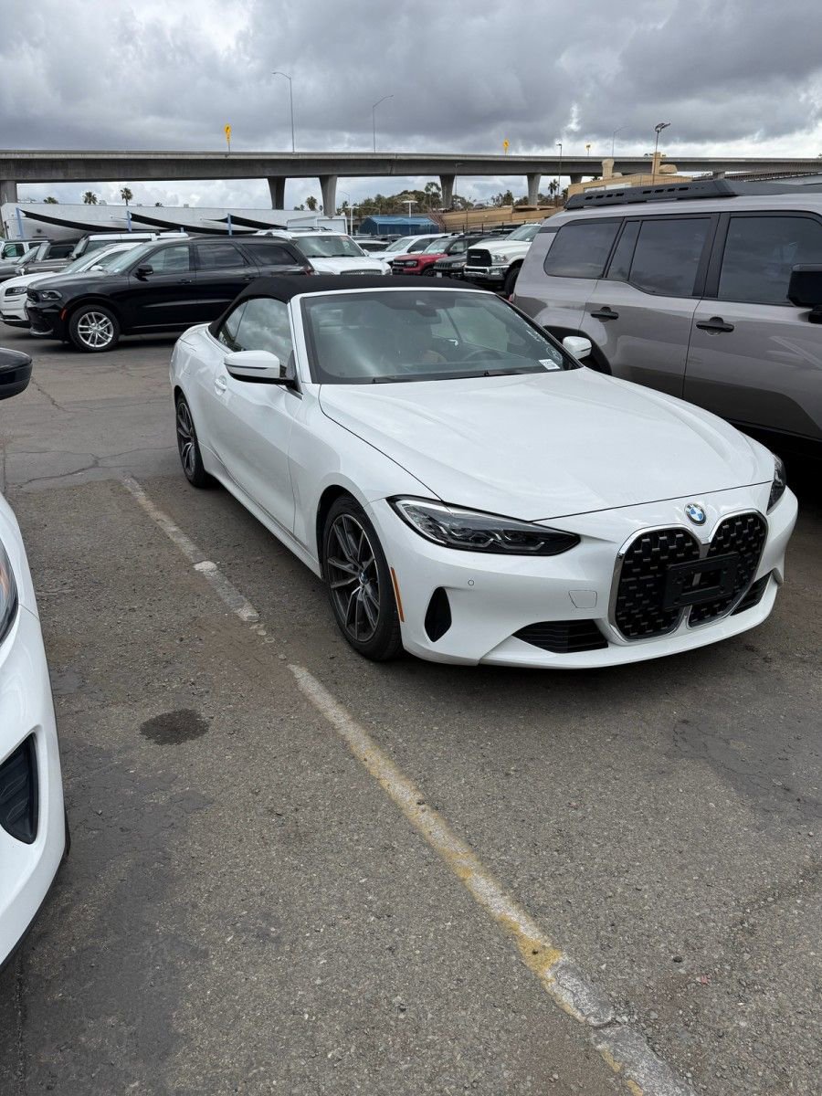 Used 2024 BMW 430i Convertible RWD image 3