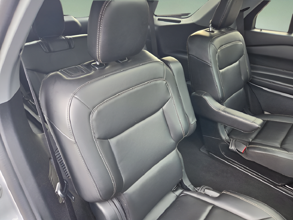 Certified 2023 Ford Explorer XLT w/ Equipment Group 202A AWD/4WD image 28