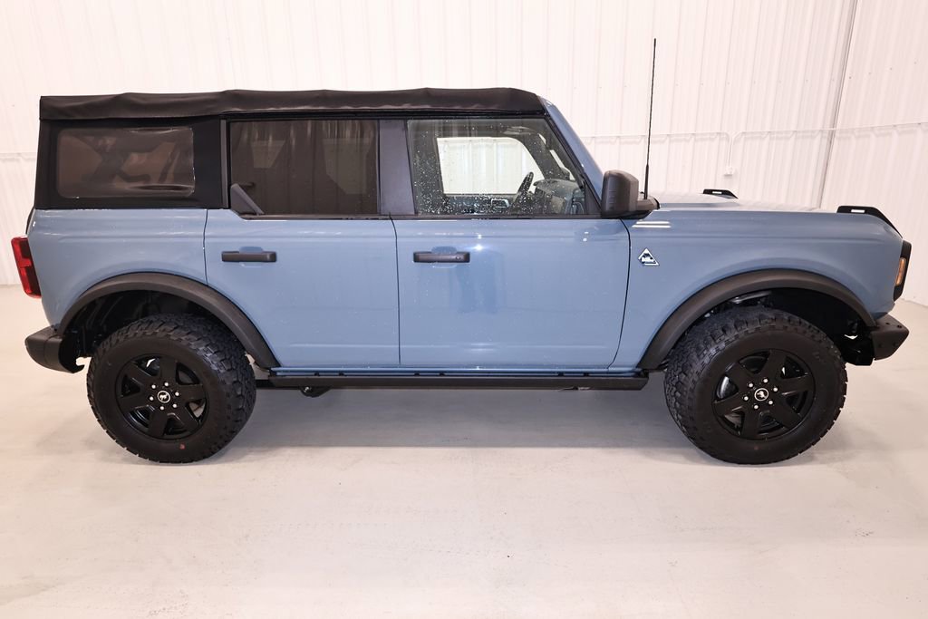 Certified 2022 Ford Bronco Black Diamond AWD/4WD image 2