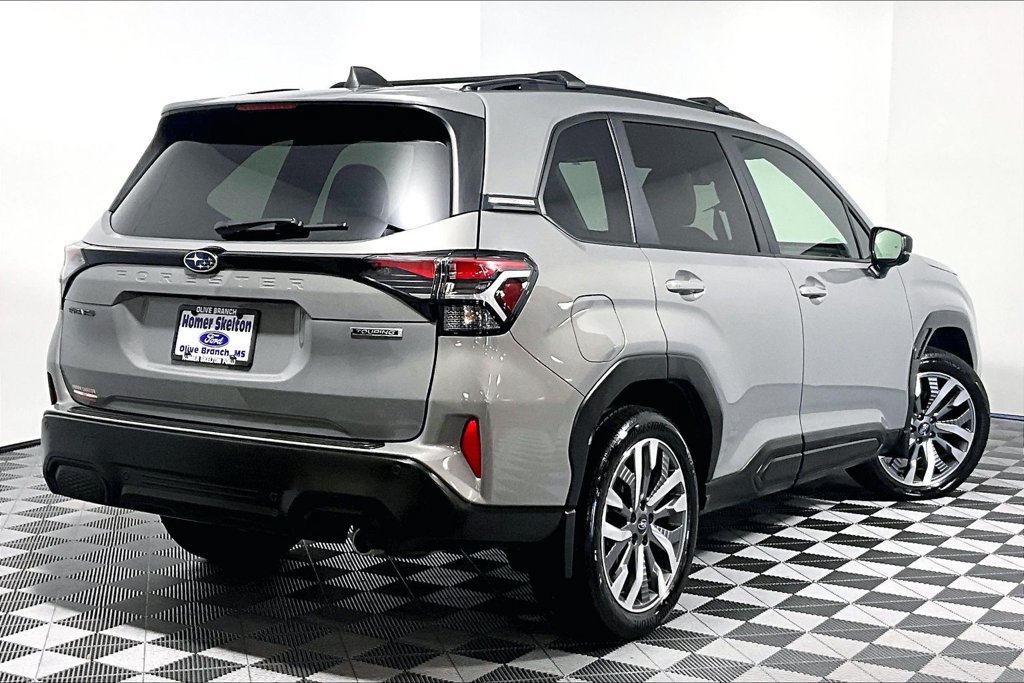 Used 2025 Subaru Forester Touring w/ Popular Package - Touring AWD/4WD image 12