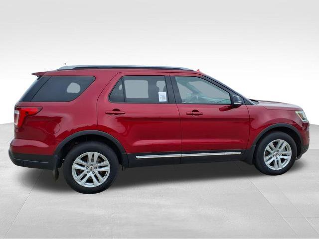 Certified 2018 Ford Explorer XLT w/ Equipment Group 201A AWD/4WD image 7