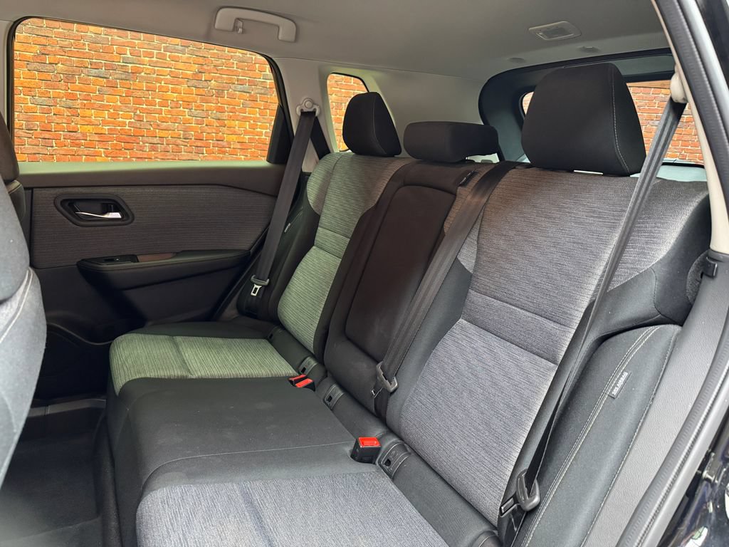 Used 2023 Nissan Rogue SV AWD/4WD image 25