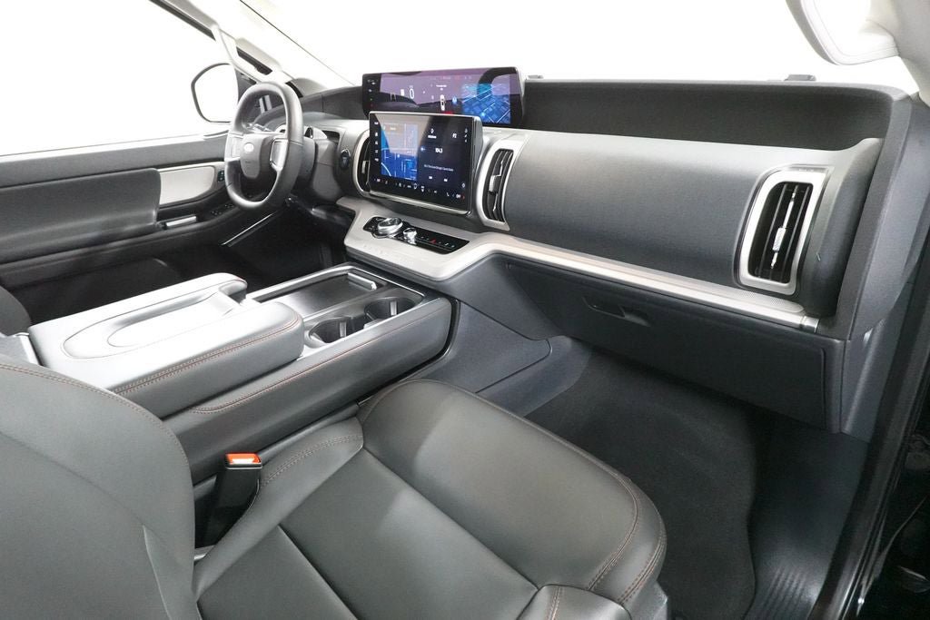 Certified 2025 Ford Expedition Active AWD/4WD image 36