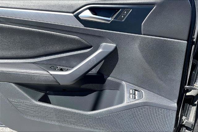 Used 2024 Volkswagen Jetta SE FWD image 21