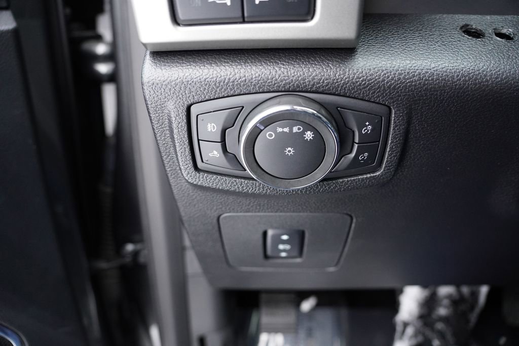 Certified 2017 Ford F150 Lariat w/ Equipment Group 502A Luxury image 25