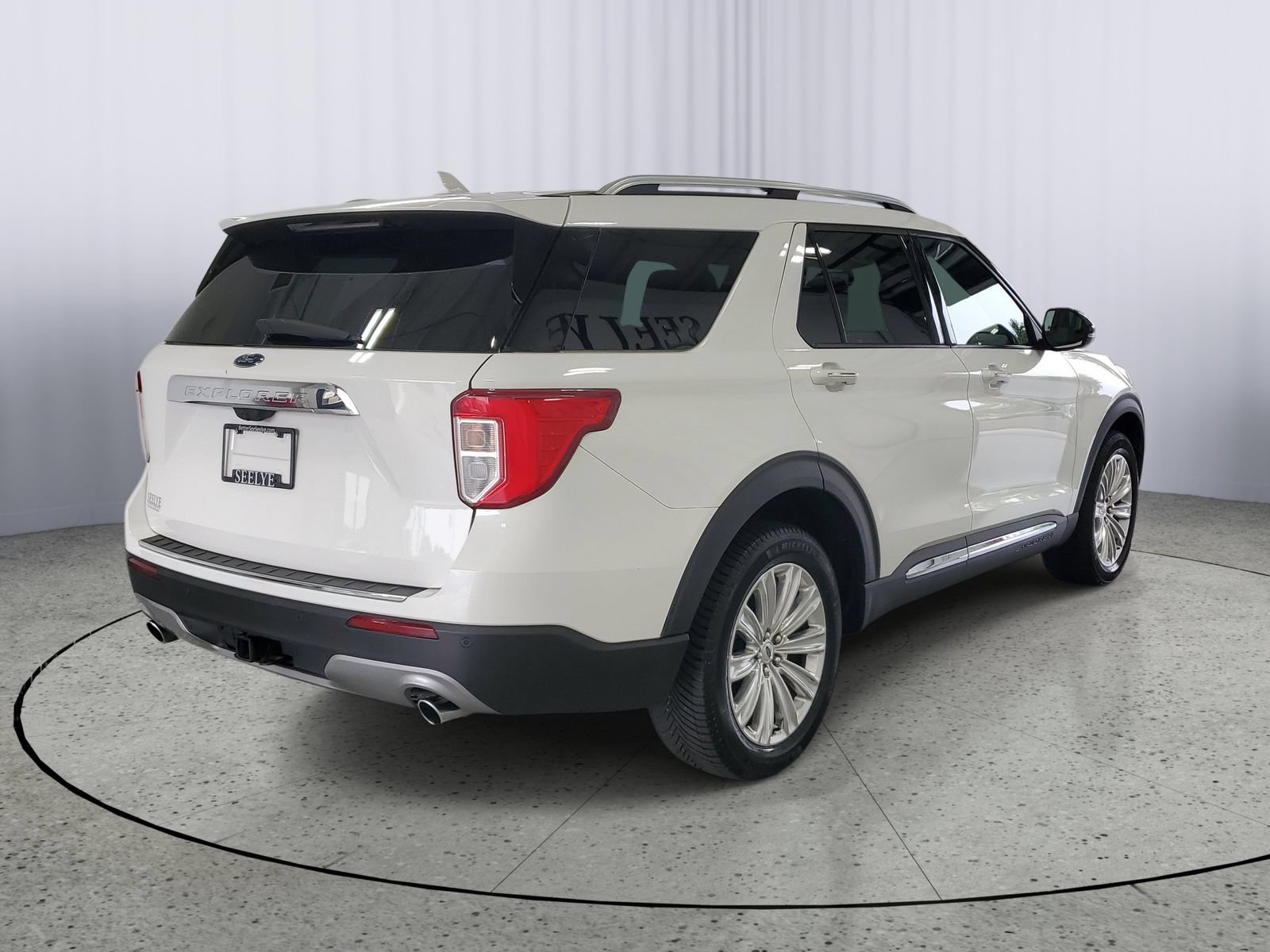 Certified 2020 Ford Explorer Limited w/ Hybrid Equipment Group 310A AWD/4WD image 4