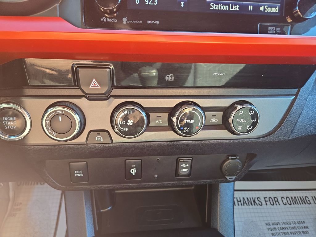 Used 2017 Toyota Tacoma TRD Sport w/ Tow Package (A/T) AWD/4WD image 11