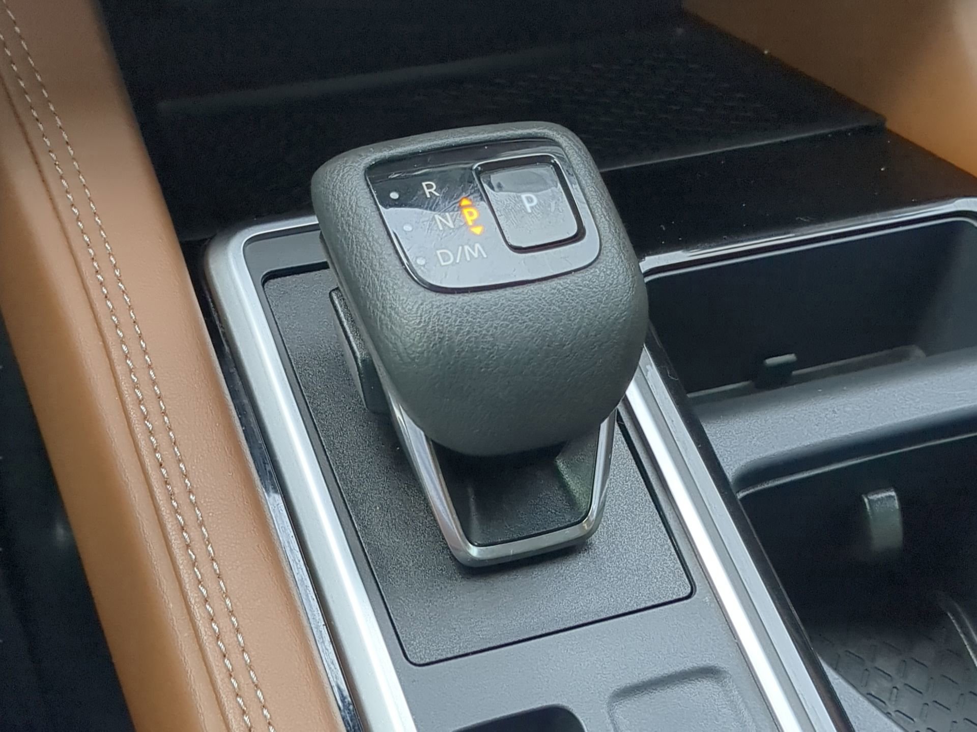 Used 2024 Nissan Pathfinder Platinum image 57