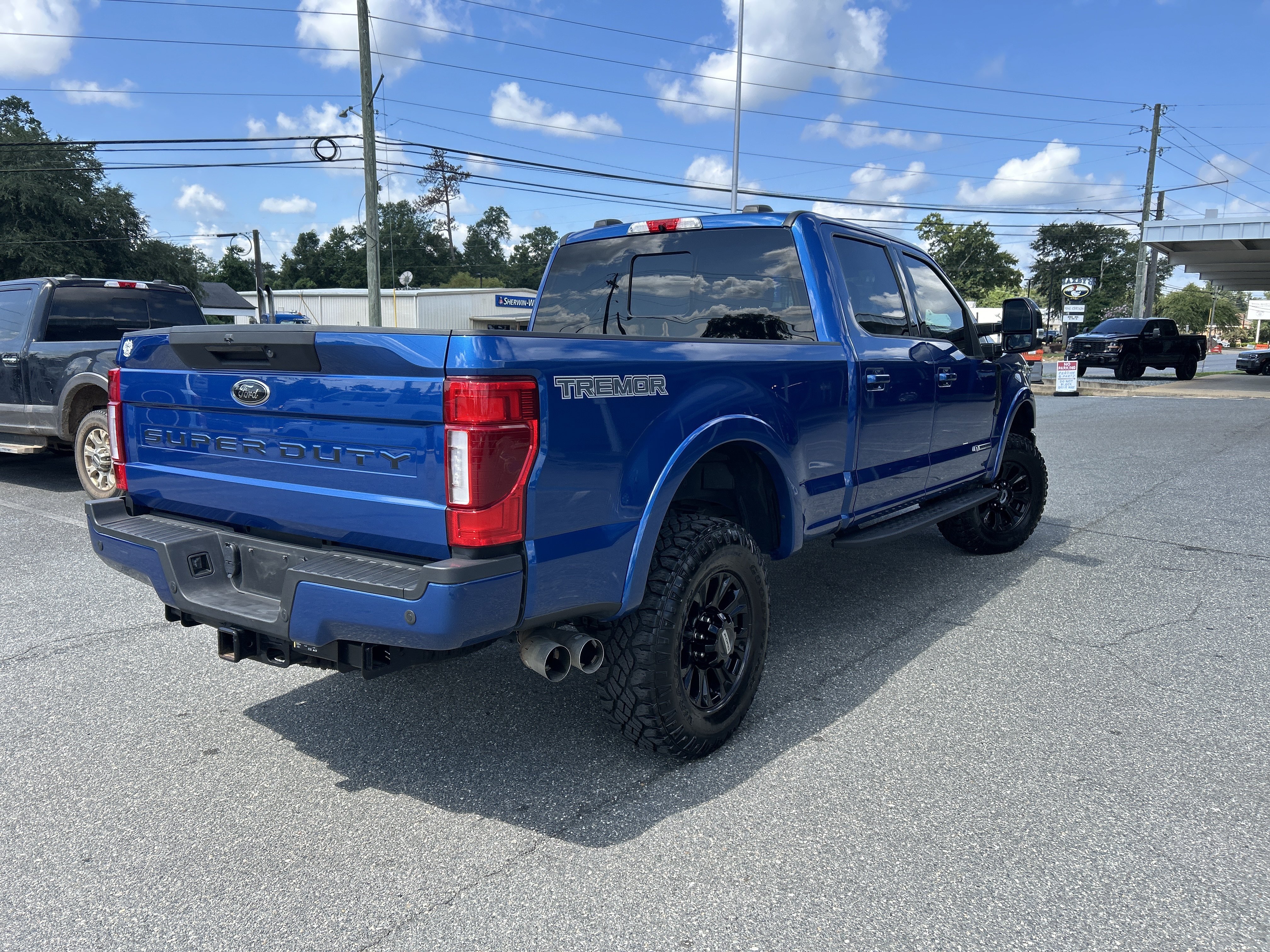 Certified 2022 Ford F250 Lariat w/ Tremor Off-Road Package AWD/4WD image 7