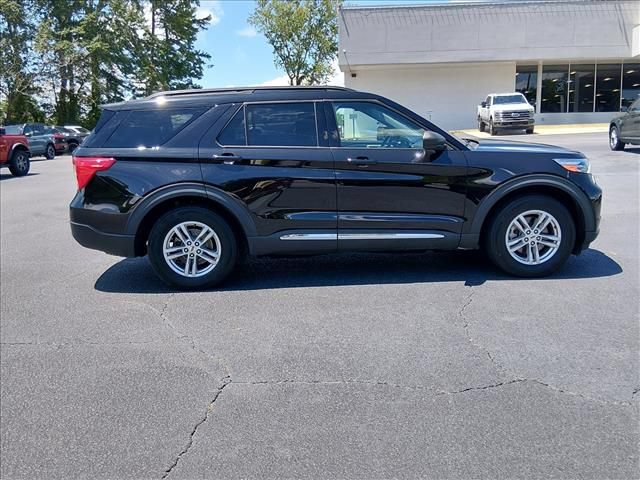 Certified 2023 Ford Explorer XLT RWD image 3