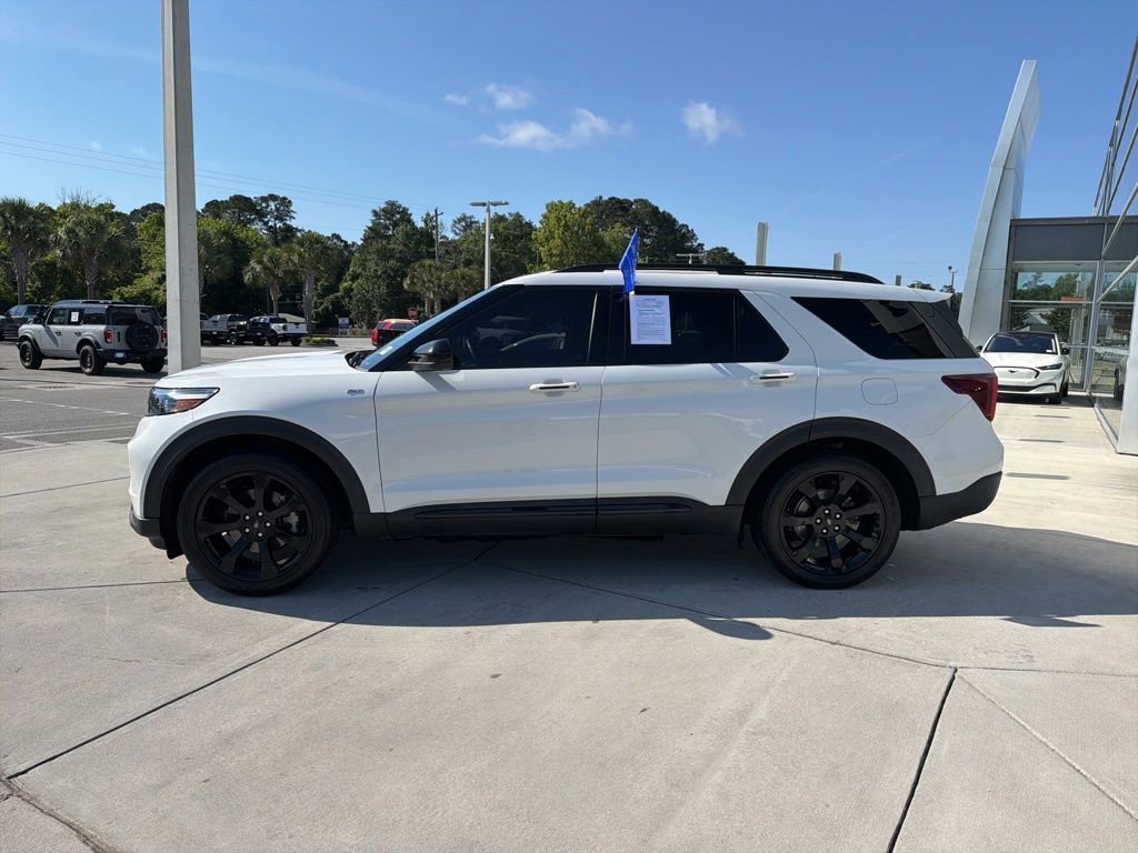 Certified 2023 Ford Explorer ST-Line w/ Class IV Trailer Tow Package RWD image 4