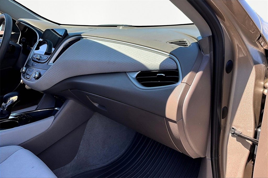 Used 2022 Chevrolet Malibu LS w/ Driver Confidence Package II image 17