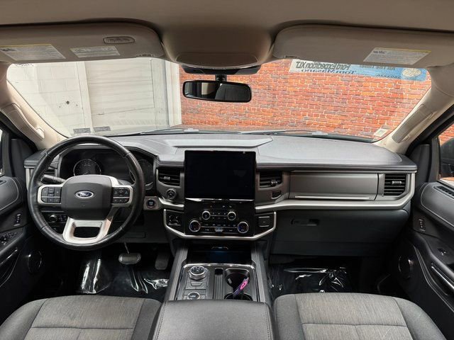Certified 2022 Ford Expedition XLT image 12