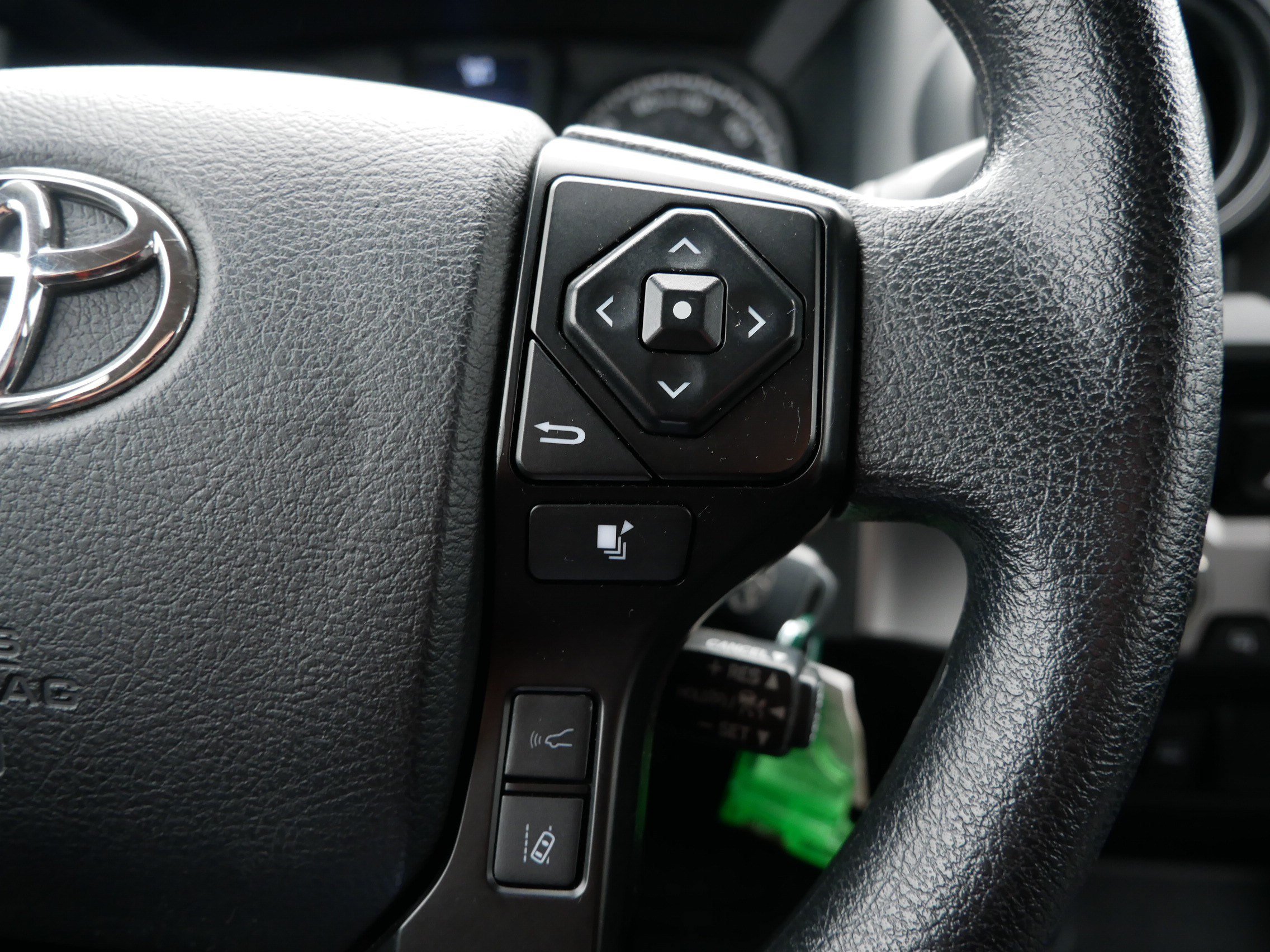 Used 2023 Toyota Tacoma SR AWD/4WD image 29