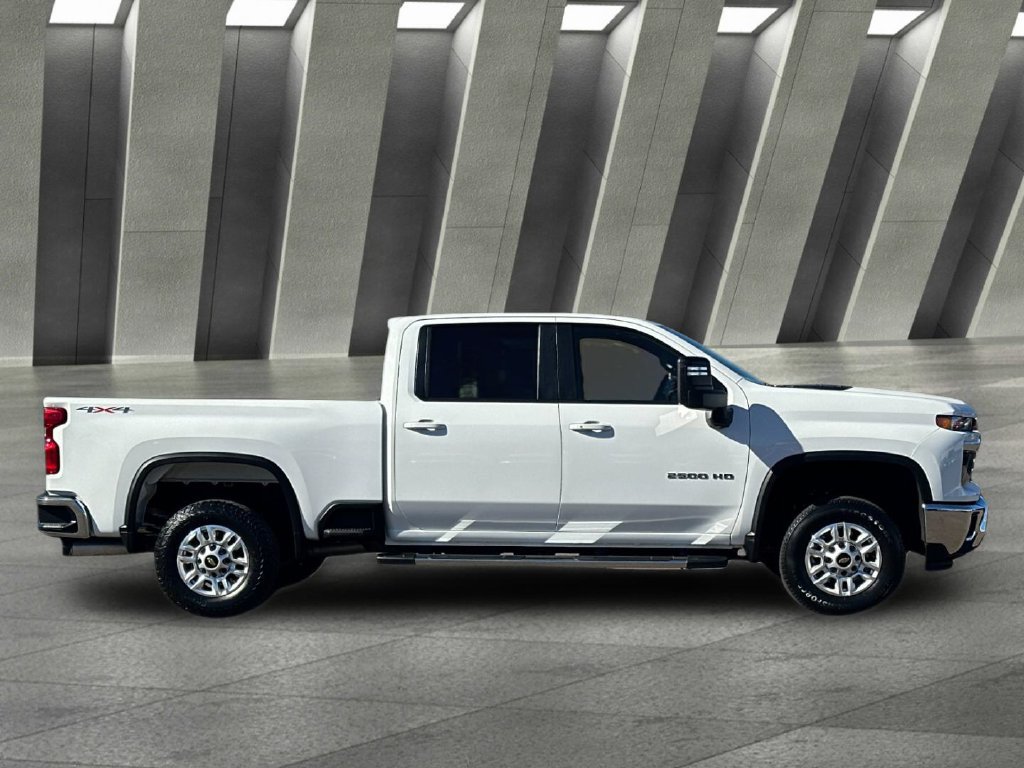 Used 2025 Chevrolet Silverado 2500 LT w/ Convenience Package AWD/4WD image 2