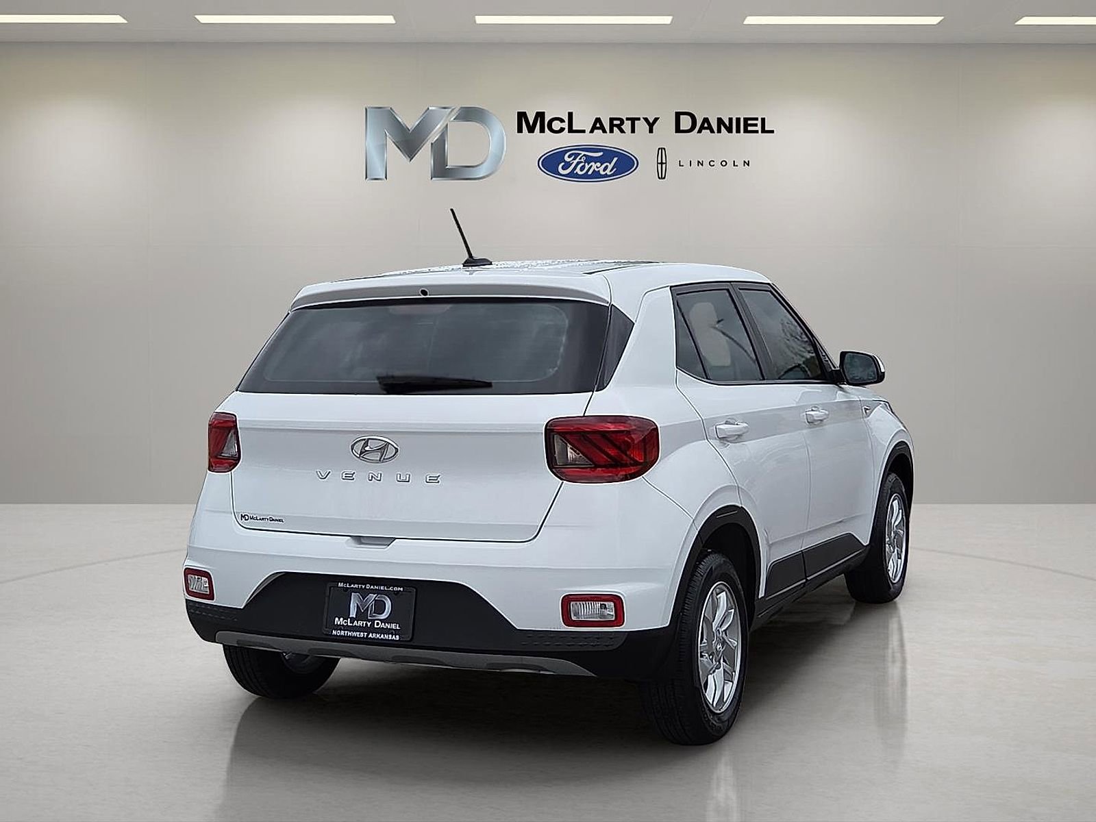 Used 2025 Hyundai Venue SE image 5