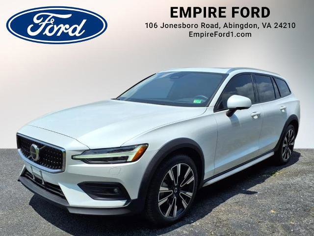 Used 2023 Volvo V60 B5 Cross Country Ultimate w/ Climate Package image 5