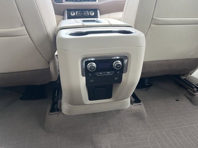 Used 2022 GMC Yukon XL Denali AWD/4WD image 15
