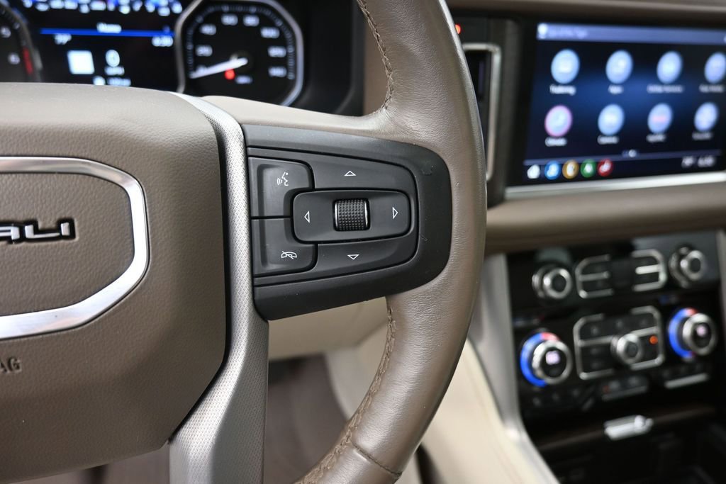 Used 2021 GMC Yukon XL Denali w/ Denali Premium Package RWD image 32
