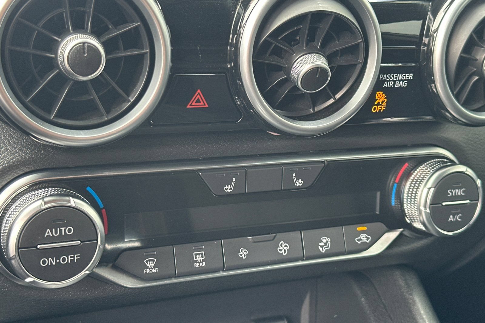 Used 2024 Nissan Sentra SR w/ Lighting Package FWD image 22